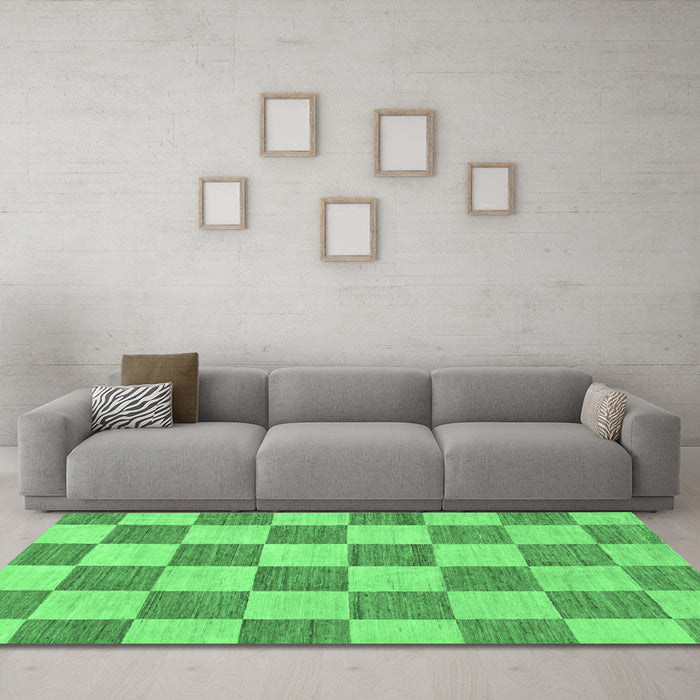 Machine Washable Checkered Emerald Green Modern Area Rugs in a Living Room,, wshabs123emgrn