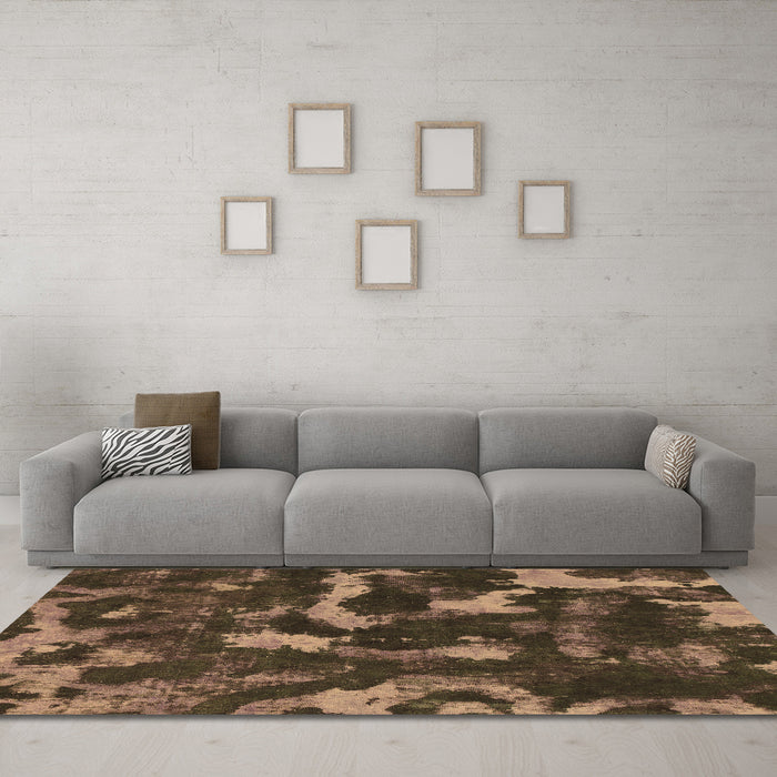 Machine Washable Abstract Brown Modern Rug in a Living Room,, wshabs1245brn