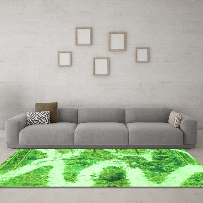 Machine Washable Abstract Green Modern Area Rugs in a Living Room,, wshabs1249grn