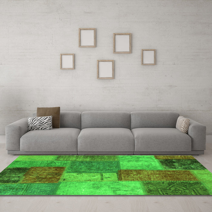 Machine Washable Patchwork Green Transitional Area Rugs in a Living Room,, wshabs1255grn