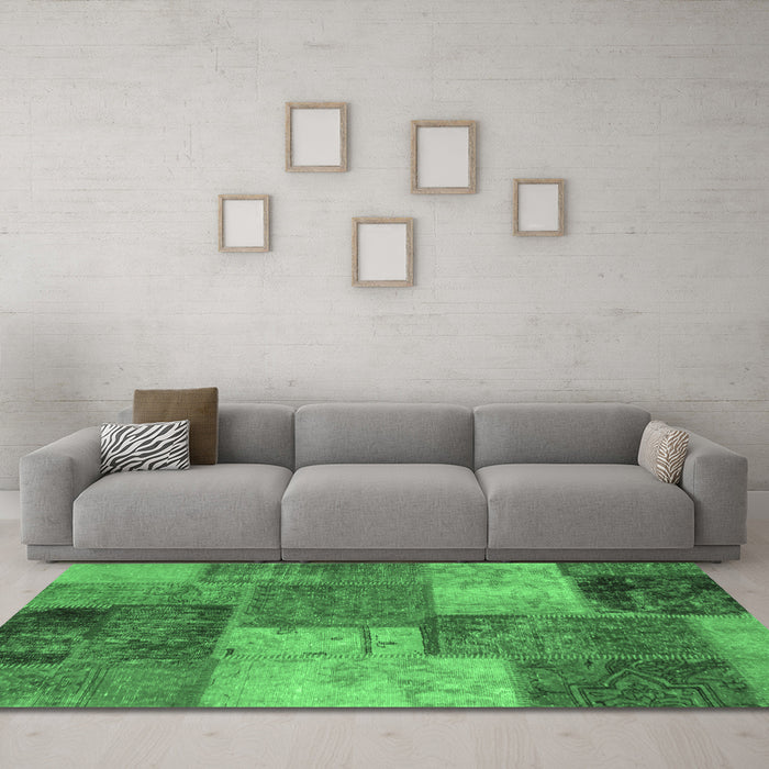 Machine Washable Patchwork Emerald Green Transitional Area Rugs in a Living Room,, wshabs1255emgrn