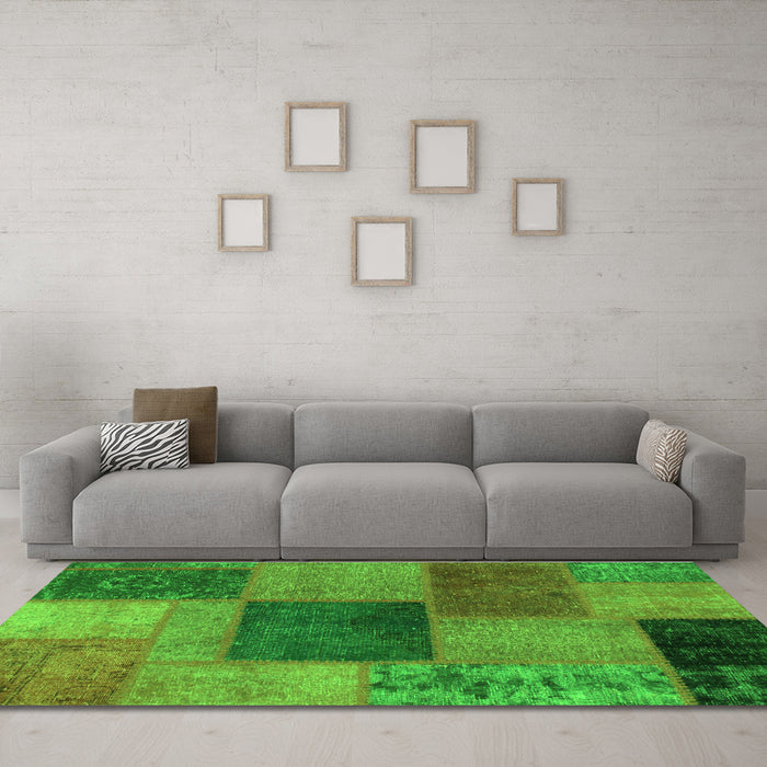Machine Washable Patchwork Green Transitional Area Rugs in a Living Room,, wshabs1256grn