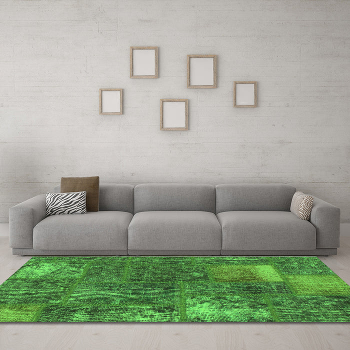 Machine Washable Patchwork Green Transitional Area Rugs in a Living Room,, wshabs1258grn