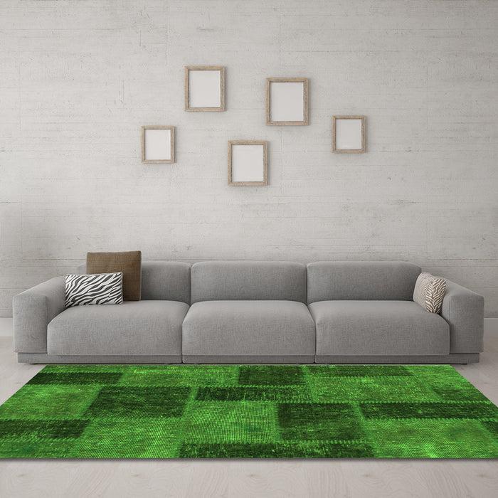 Machine Washable Patchwork Green Transitional Area Rugs in a Living Room,, wshabs1259grn
