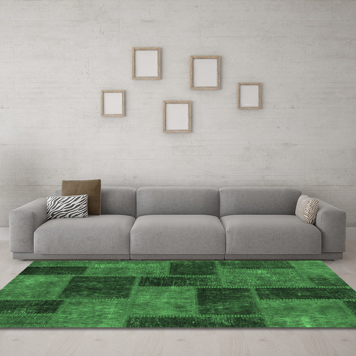 Machine Washable Patchwork Emerald Green Transitional Area Rugs in a Living Room,, wshabs1259emgrn