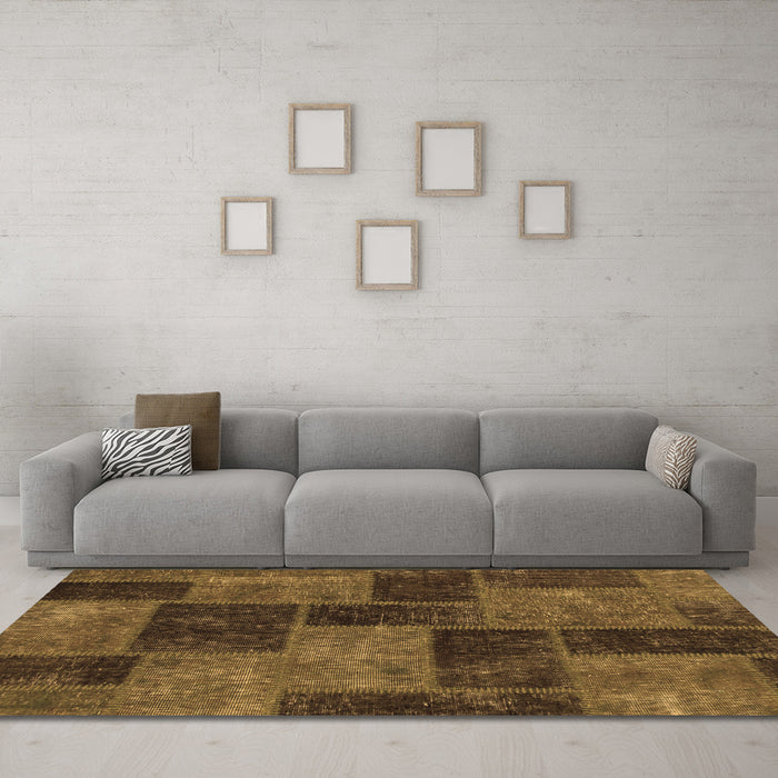 Machine Washable Patchwork Brown Transitional Rug in a Living Room,, wshabs1259brn