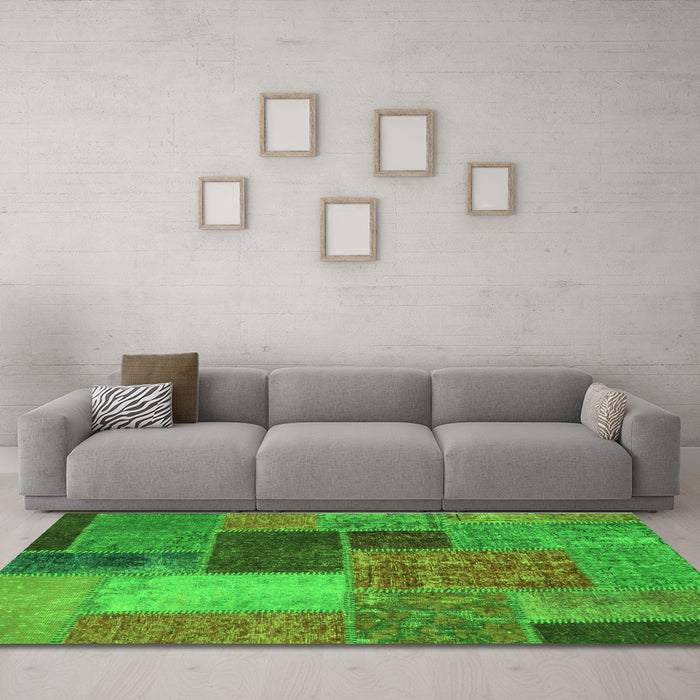 Machine Washable Patchwork Green Transitional Area Rugs in a Living Room,, wshabs1260grn