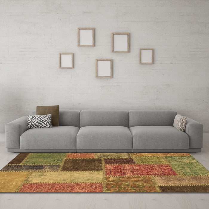 Machine Washable Patchwork Brown Transitional Rug in a Living Room,, wshabs1260brn