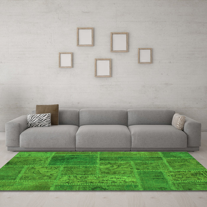 Machine Washable Patchwork Green Transitional Area Rugs in a Living Room,, wshabs1261grn
