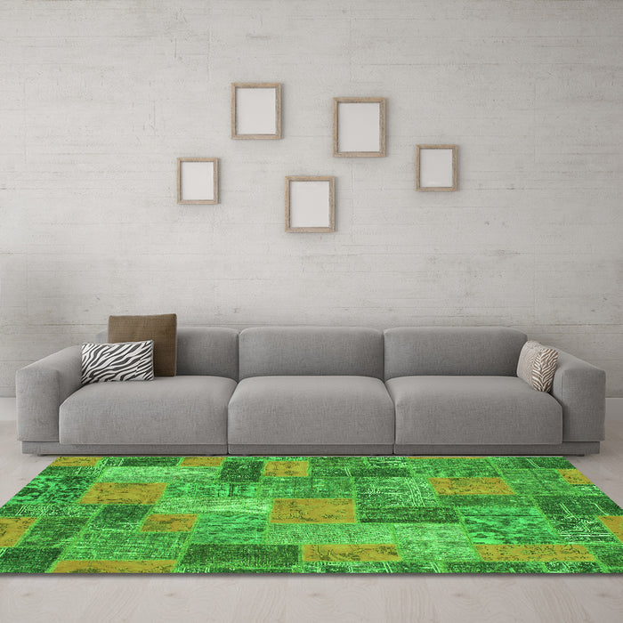 Machine Washable Patchwork Green Transitional Area Rugs in a Living Room,, wshabs1262grn