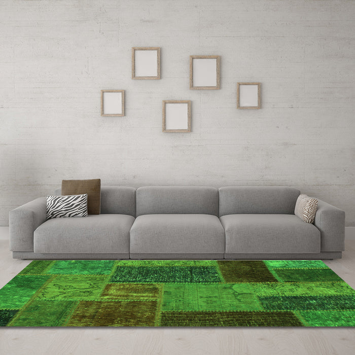 Machine Washable Patchwork Green Transitional Area Rugs in a Living Room,, wshabs1263grn
