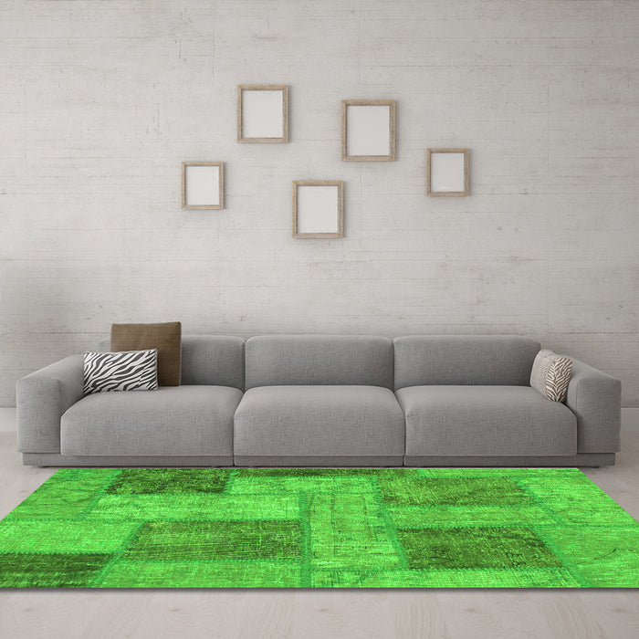 Machine Washable Patchwork Green Transitional Area Rugs in a Living Room,, wshabs1264grn