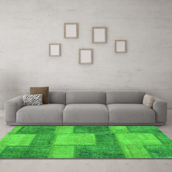 Machine Washable Patchwork Green Transitional Area Rugs in a Living Room,, wshabs1265grn