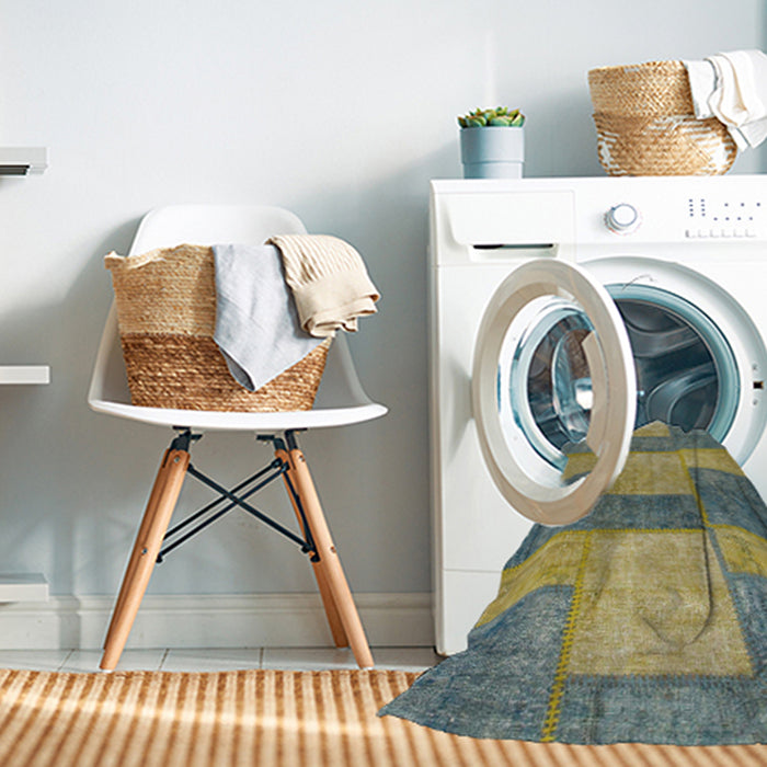 Machine Washable Abstract Brass Green Rug in a Washing Machine, wshabs1265