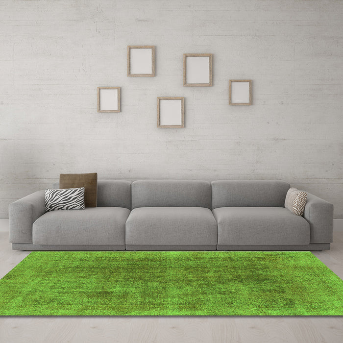 Machine Washable Abstract Green Modern Area Rugs in a Living Room,, wshabs1268grn