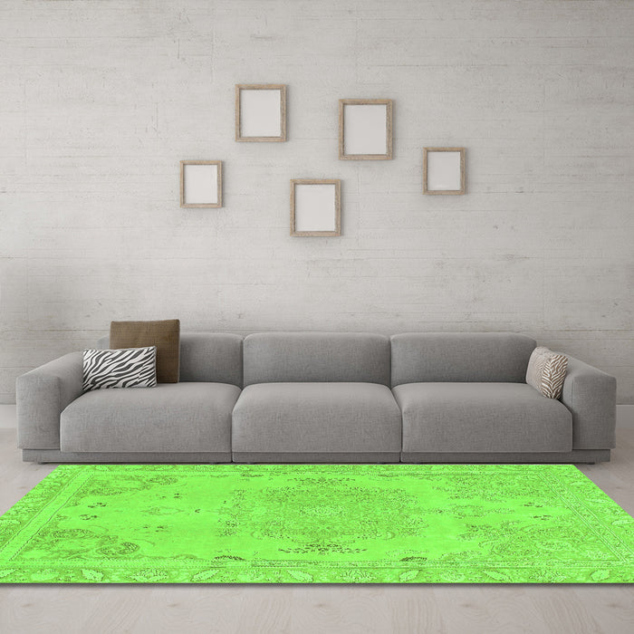 Machine Washable Abstract Green Modern Area Rugs in a Living Room,, wshabs1270grn