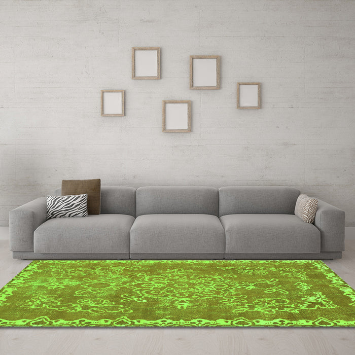Machine Washable Abstract Green Modern Area Rugs in a Living Room,, wshabs1277grn
