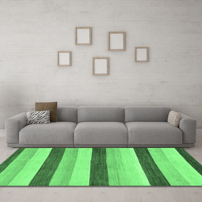 Machine Washable Solid Emerald Green Modern Area Rugs in a Living Room,, wshabs127emgrn