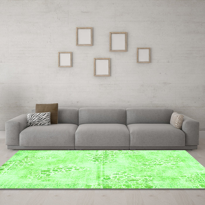 Machine Washable Abstract Green Modern Area Rugs in a Living Room,, wshabs1282grn