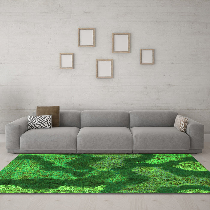 Machine Washable Abstract Green Modern Area Rugs in a Living Room,, wshabs1284grn
