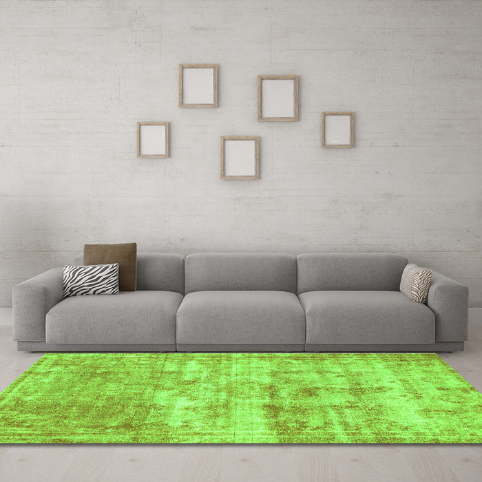 Machine Washable Abstract Green Modern Area Rugs in a Living Room,, wshabs1285grn