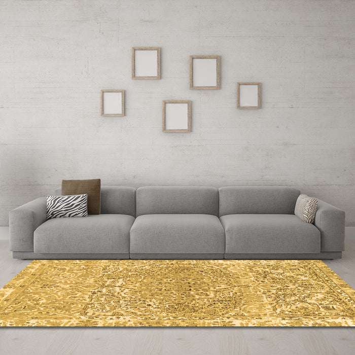 Machine Washable Abstract Brown Modern Rug in a Living Room,, wshabs1287brn