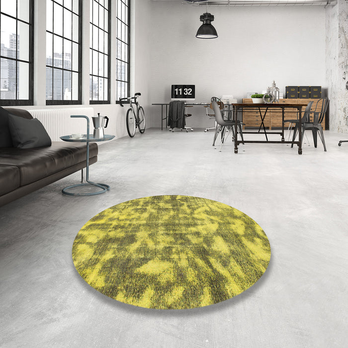 Round Machine Washable Abstract Gen Brown Yellow Rug in a Office, wshabs1293