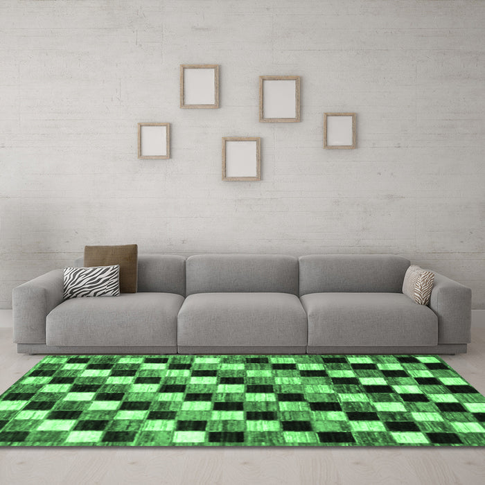 Machine Washable Checkered Emerald Green Modern Area Rugs in a Living Room,, wshabs12emgrn