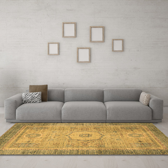 Machine Washable Abstract Brown Modern Rug in a Living Room,, wshabs1305brn