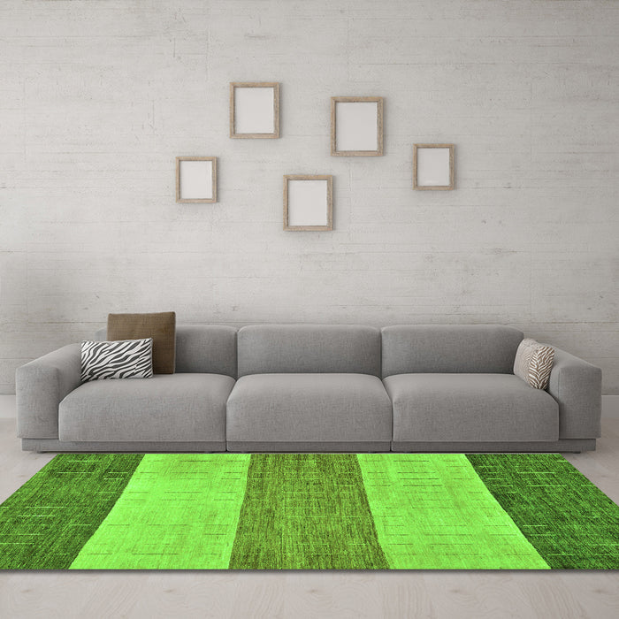 Machine Washable Abstract Green Modern Area Rugs in a Living Room,, wshabs130grn