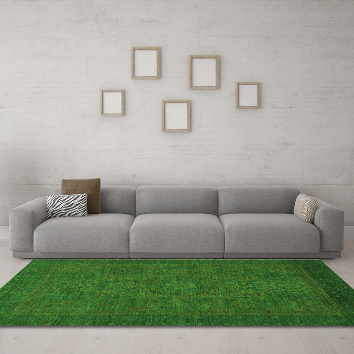 Machine Washable Abstract Green Modern Area Rugs in a Living Room,, wshabs1316grn