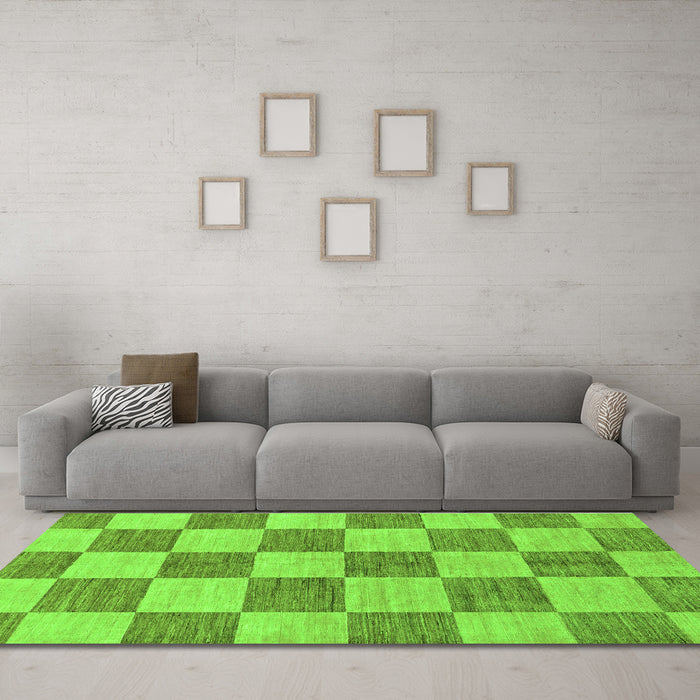 Machine Washable Checkered Green Modern Area Rugs in a Living Room,, wshabs131grn
