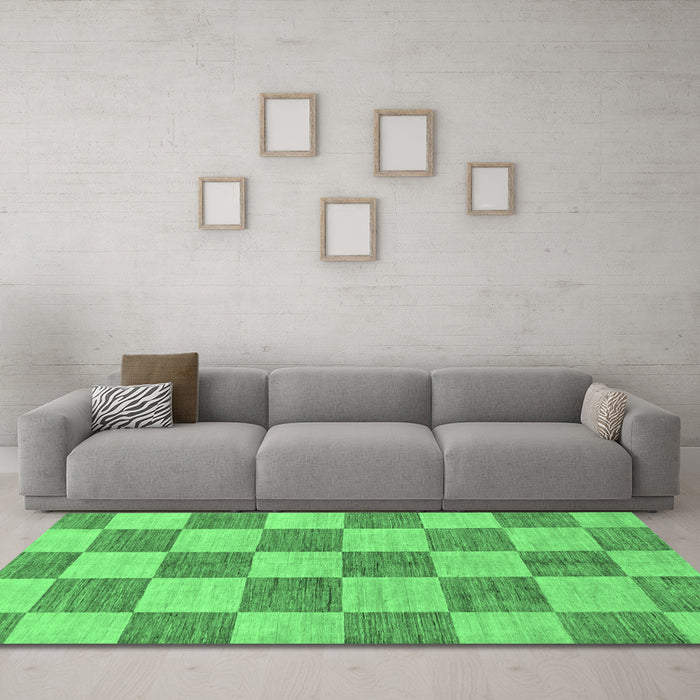 Machine Washable Checkered Emerald Green Modern Area Rugs in a Living Room,, wshabs131emgrn