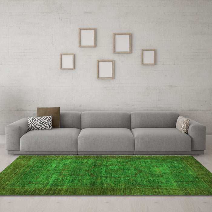 Machine Washable Abstract Green Modern Area Rugs in a Living Room,, wshabs1323grn