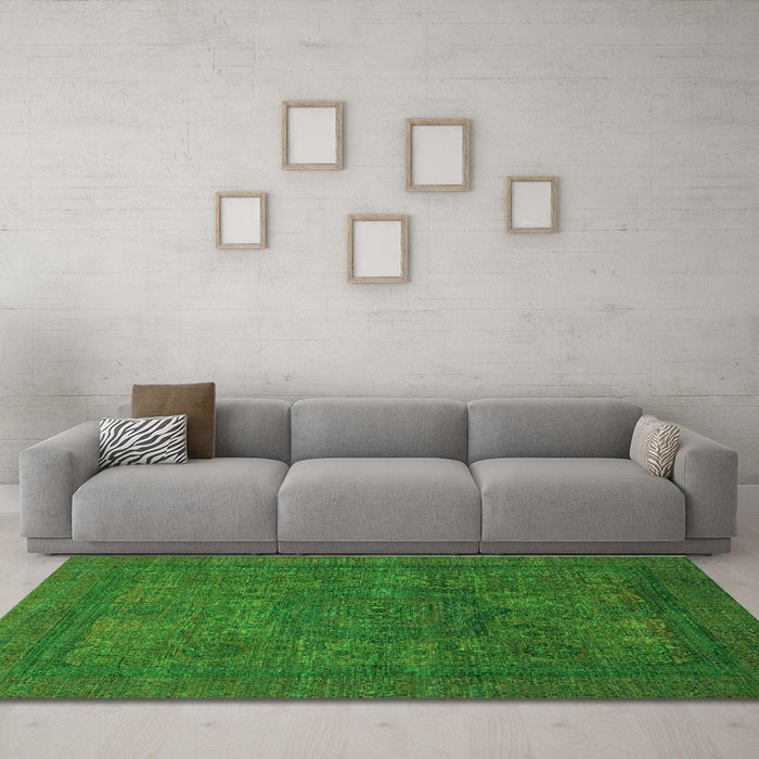 Machine Washable Abstract Green Modern Area Rugs in a Living Room,, wshabs1330grn