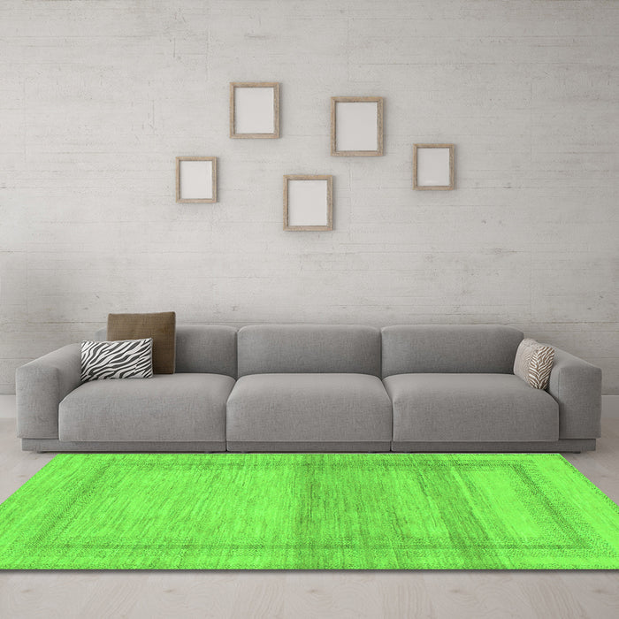 Machine Washable Abstract Green Modern Area Rugs in a Living Room,, wshabs1335grn