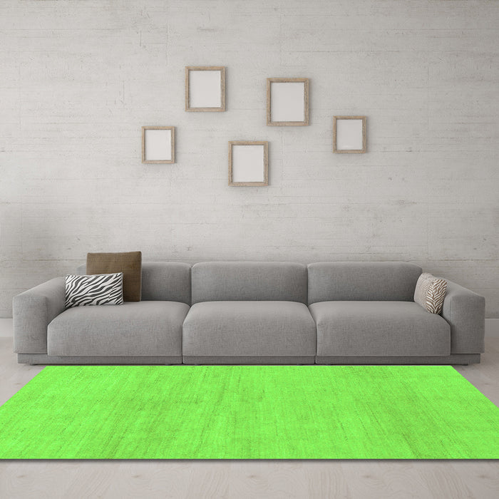 Machine Washable Solid Green Modern Area Rugs in a Living Room,, wshabs1338grn