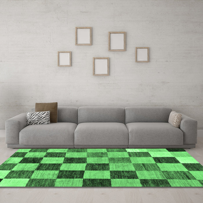 Machine Washable Checkered Emerald Green Modern Area Rugs in a Living Room,, wshabs133emgrn
