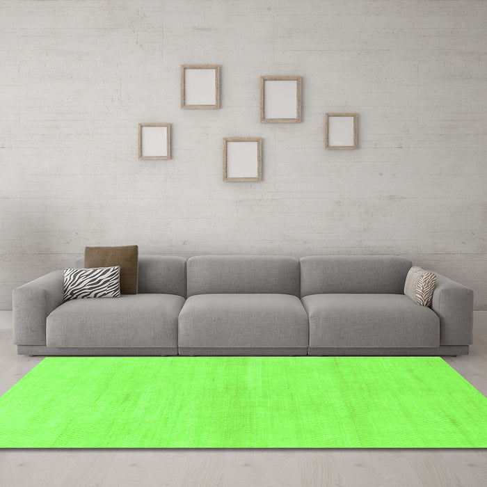 Machine Washable Solid Green Modern Area Rugs in a Living Room,, wshabs1341grn