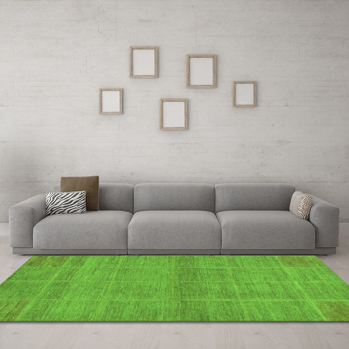 Machine Washable Abstract Green Modern Area Rugs in a Living Room,, wshabs1347grn