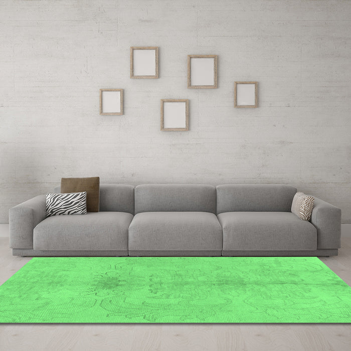 Machine Washable Abstract Emerald Green Modern Area Rugs in a Living Room,, wshabs1349emgrn