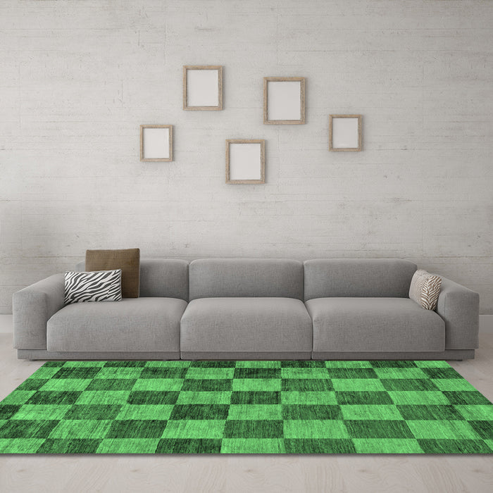 Machine Washable Checkered Emerald Green Modern Area Rugs in a Living Room,, wshabs134emgrn