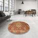 Round Machine Washable Abstract Gold Rug in a Office, wshabs1351