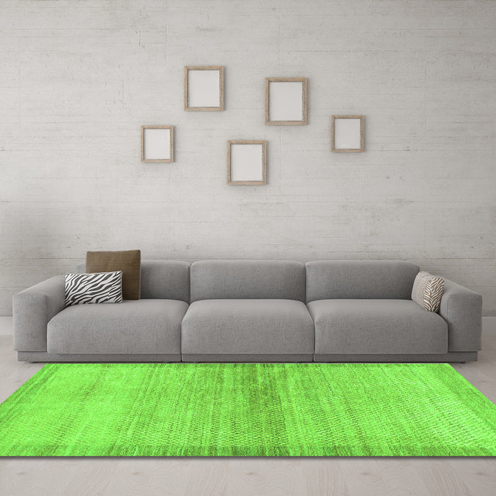 Machine Washable Abstract Green Modern Area Rugs in a Living Room,, wshabs1352grn