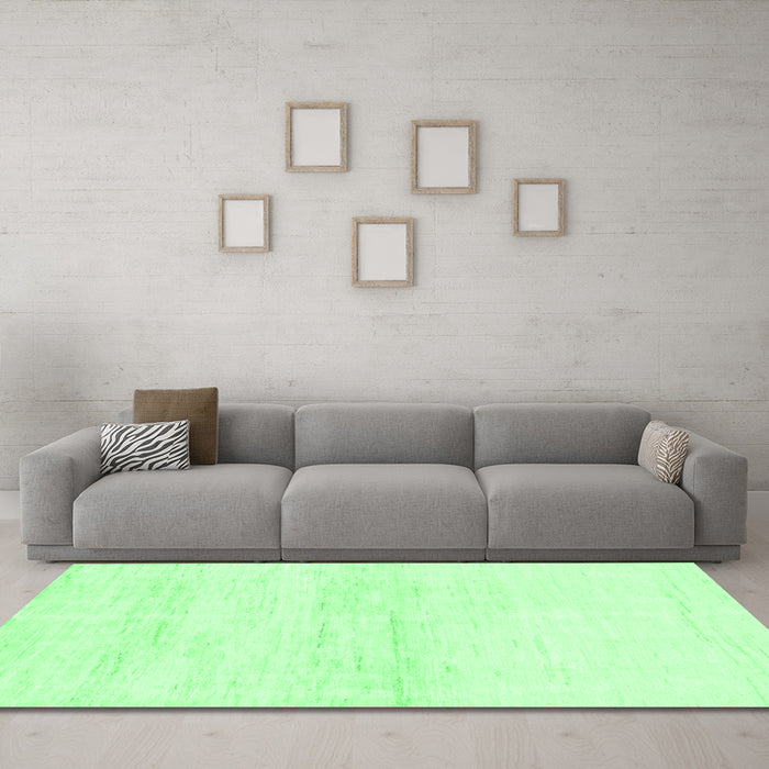 Machine Washable Solid Emerald Green Modern Area Rugs in a Living Room,, wshabs1355emgrn