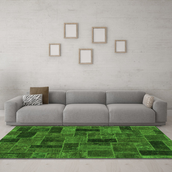 Machine Washable Abstract Green Modern Area Rugs in a Living Room,, wshabs1360grn