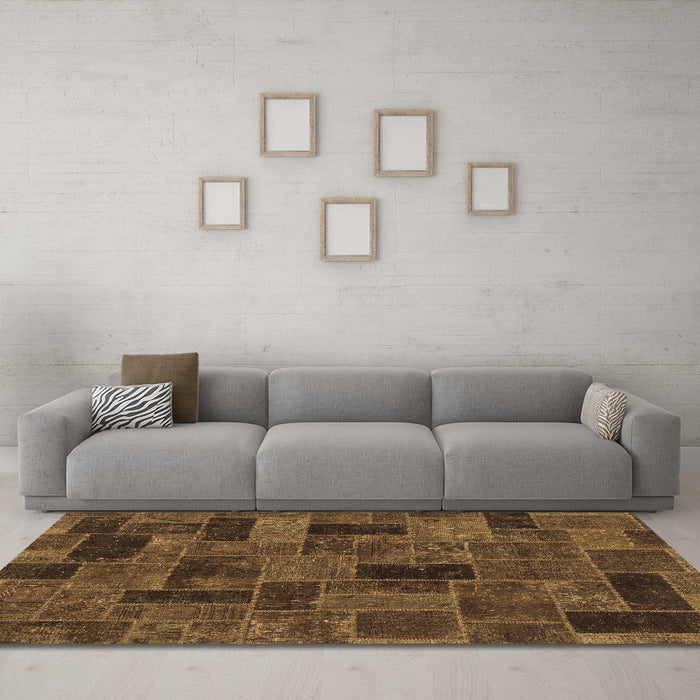 Machine Washable Abstract Brown Modern Rug in a Living Room,, wshabs1360brn