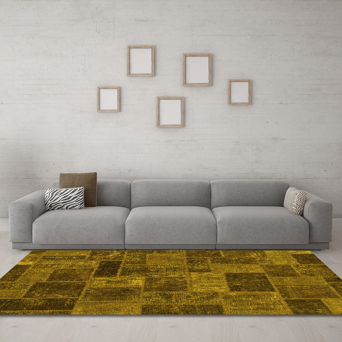 Machine Washable Abstract Yellow Modern Rug in a Living Room, wshabs1361yw