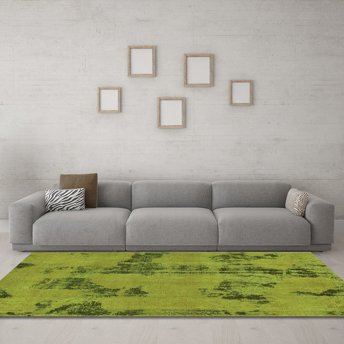 Machine Washable Oriental Green Traditional Area Rugs in a Living Room,, wshabs1365grn