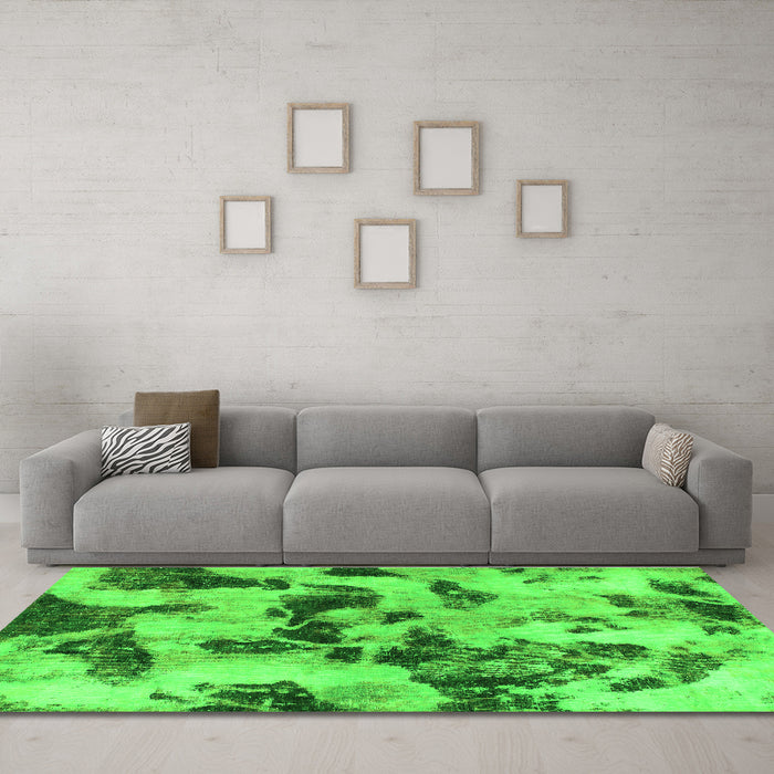Machine Washable Abstract Green Modern Area Rugs in a Living Room,, wshabs1368grn